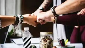 Zeiterfassung ohne monatliche Kosten: Der ultimative Guide für KMU